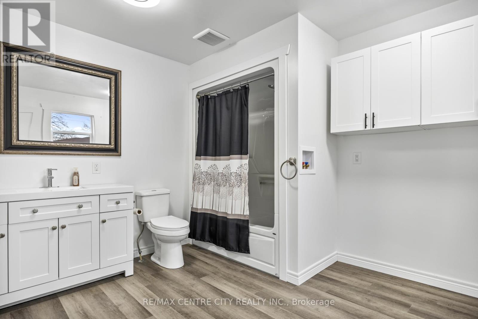 42400 John Wise Line, Central Elgin, ON - Indoor Photo Showing Bathroom