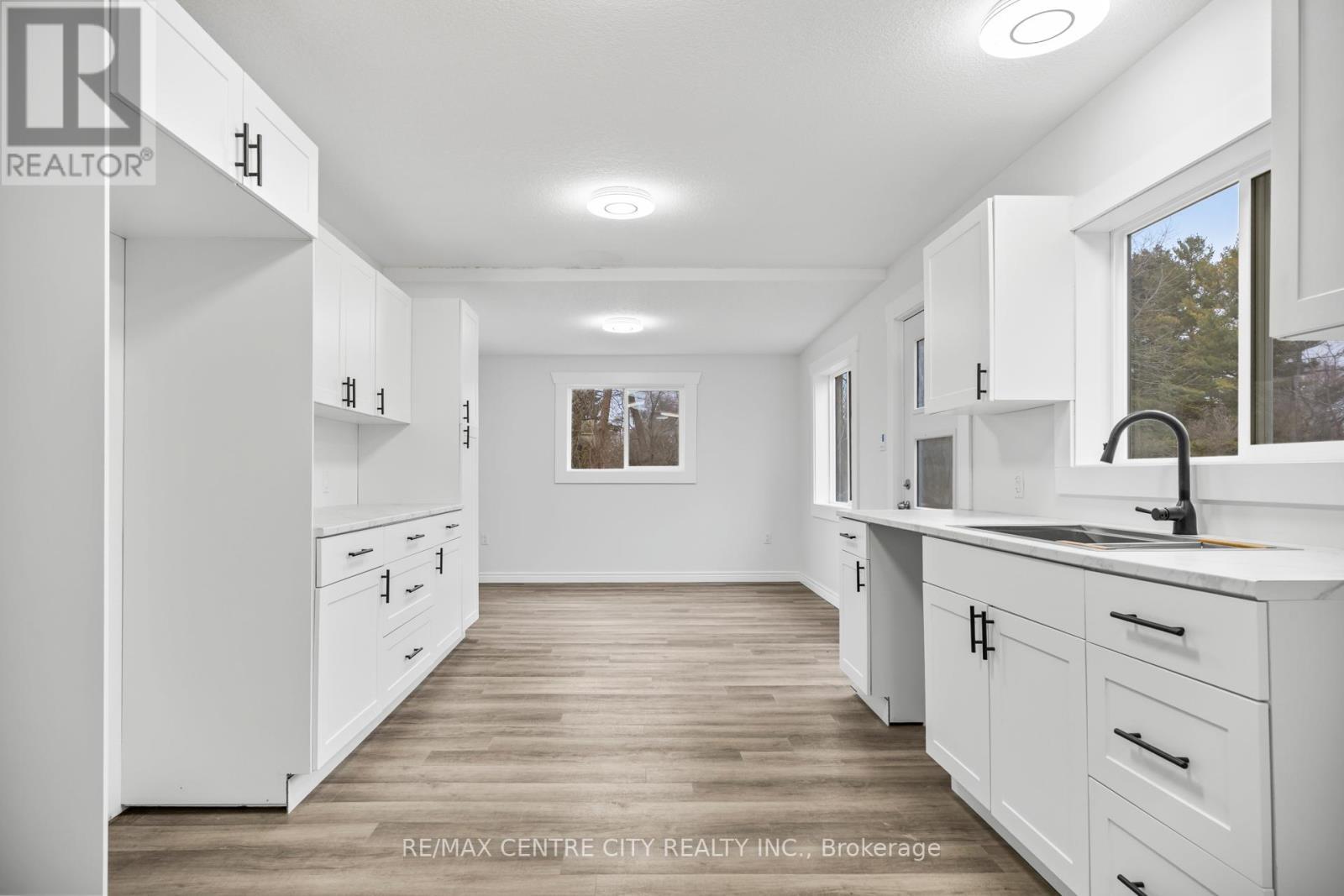 42400 John Wise Line, Central Elgin, ON - Indoor Photo Showing Kitchen