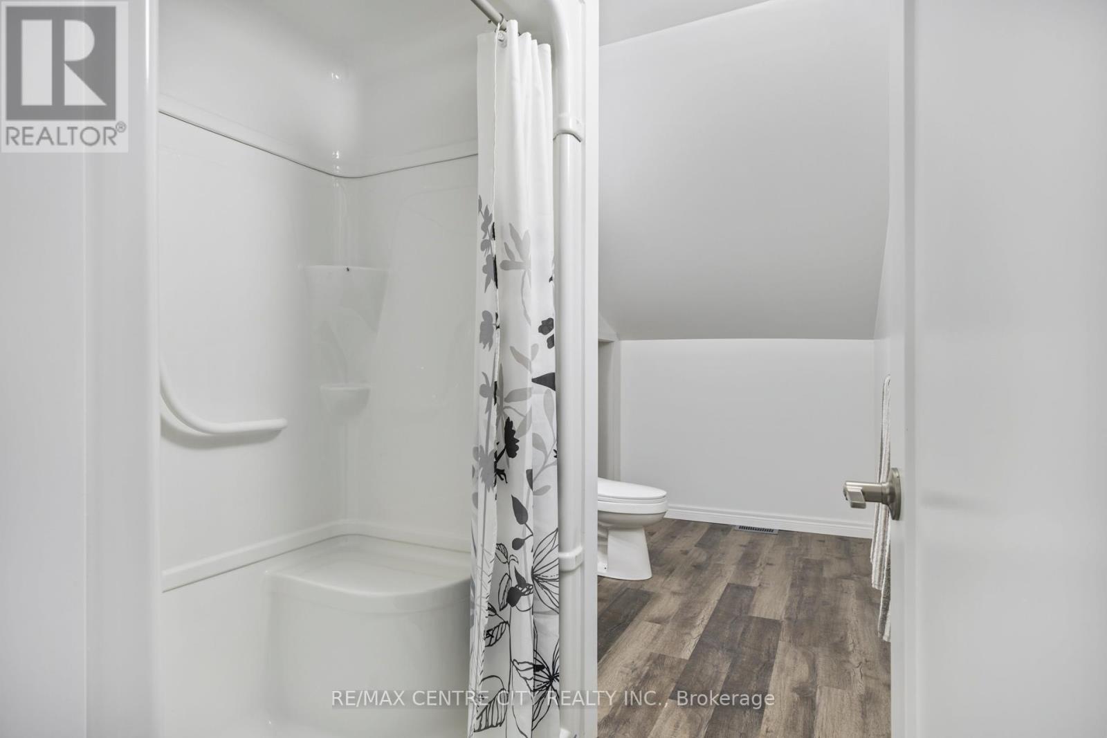 42400 John Wise Line, Central Elgin, ON - Indoor Photo Showing Bathroom