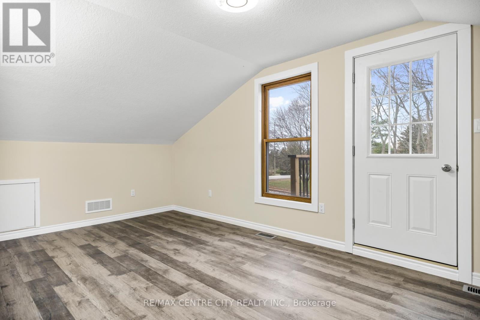 42400 John Wise Line, Central Elgin, ON - Indoor Photo Showing Other Room
