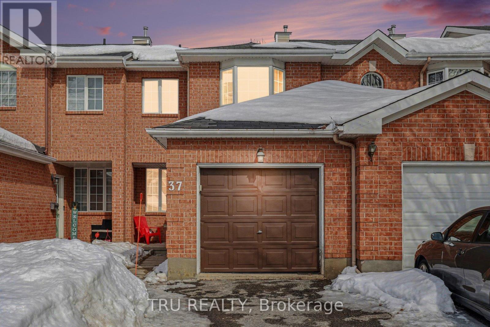 37 Daventry Crescent, Ottawa, ON - Outdoor With Exterior