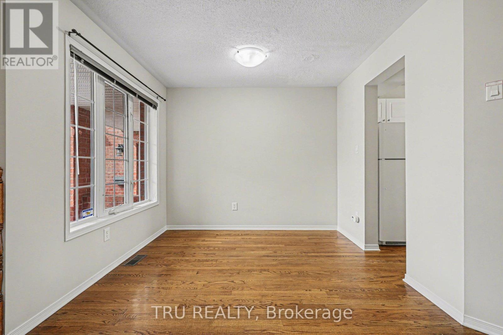 37 Daventry Crescent, Ottawa, ON - Indoor Photo Showing Other Room