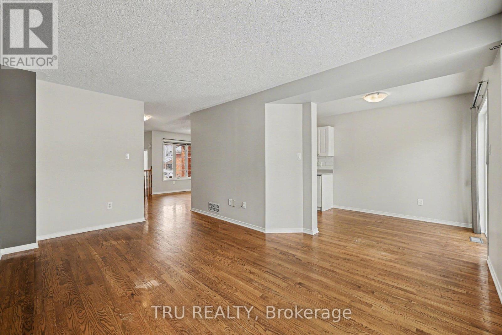 37 Daventry Crescent, Ottawa, ON - Indoor Photo Showing Other Room