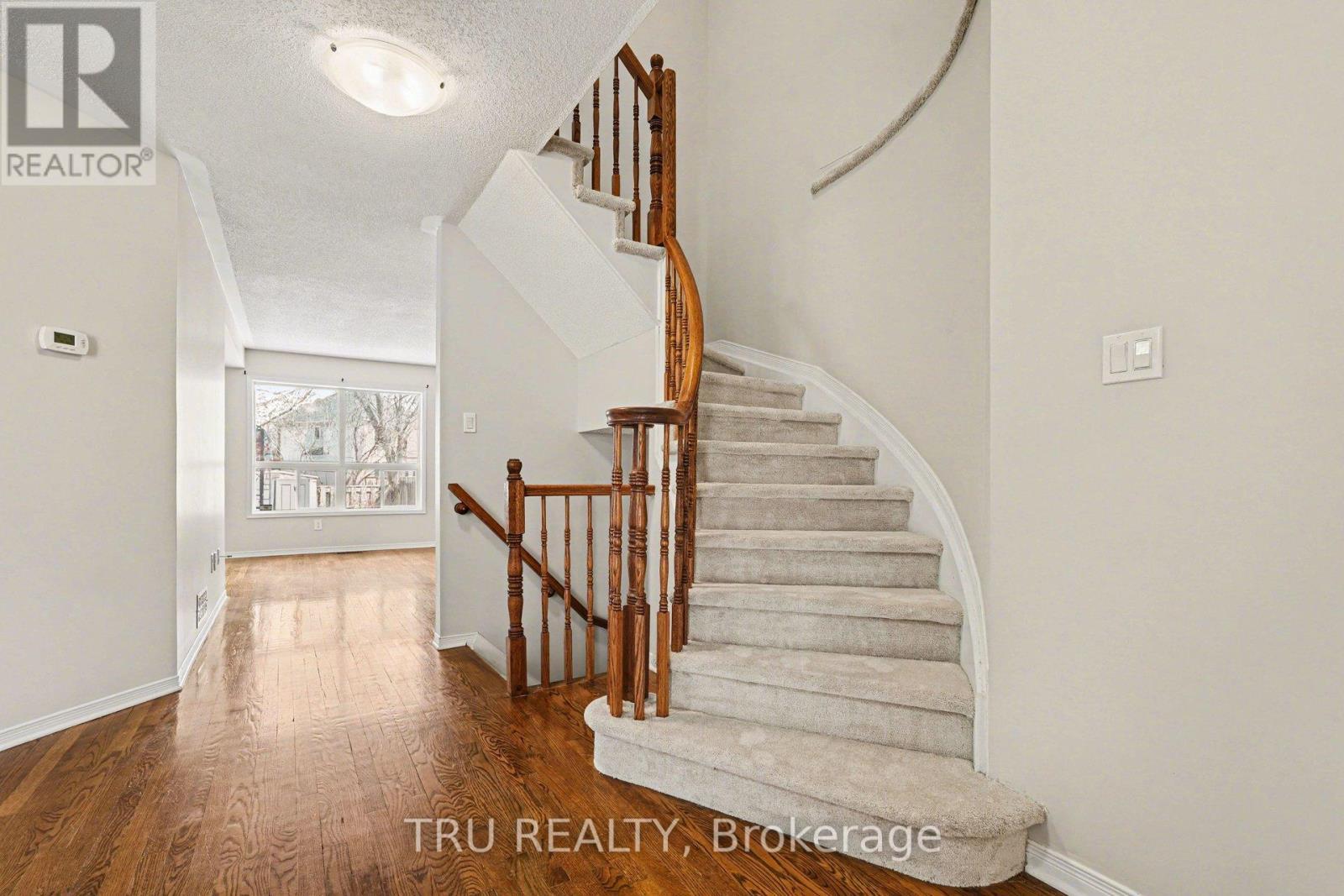 37 Daventry Crescent, Ottawa, ON - Indoor Photo Showing Other Room