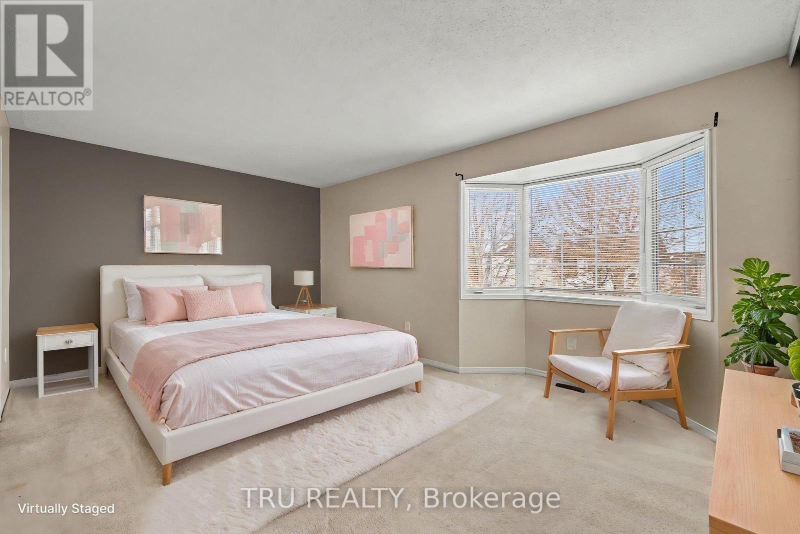 37 Daventry Crescent, Ottawa, ON - Indoor Photo Showing Bedroom