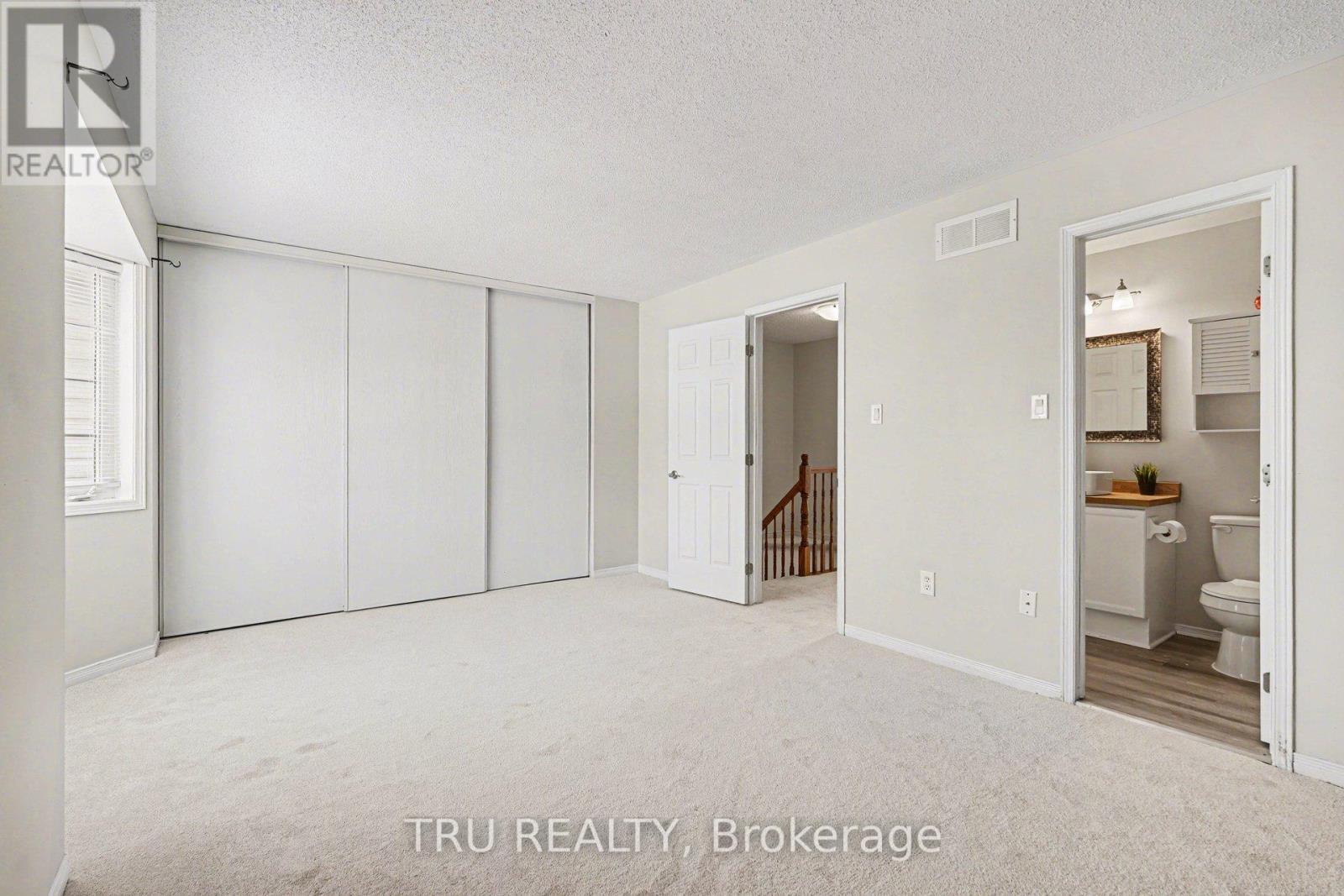 37 Daventry Crescent, Ottawa, ON - Indoor Photo Showing Other Room