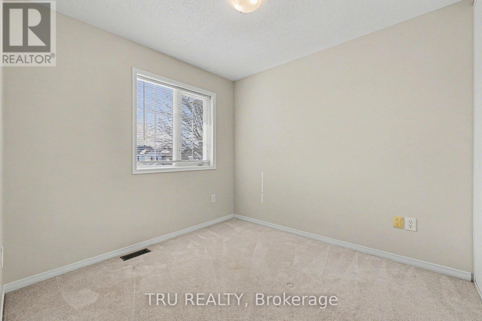 37 Daventry Crescent, Ottawa, ON - Indoor Photo Showing Other Room