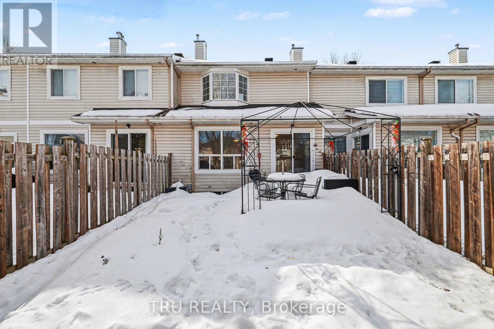 37 Daventry Crescent, Ottawa, ON - Outdoor