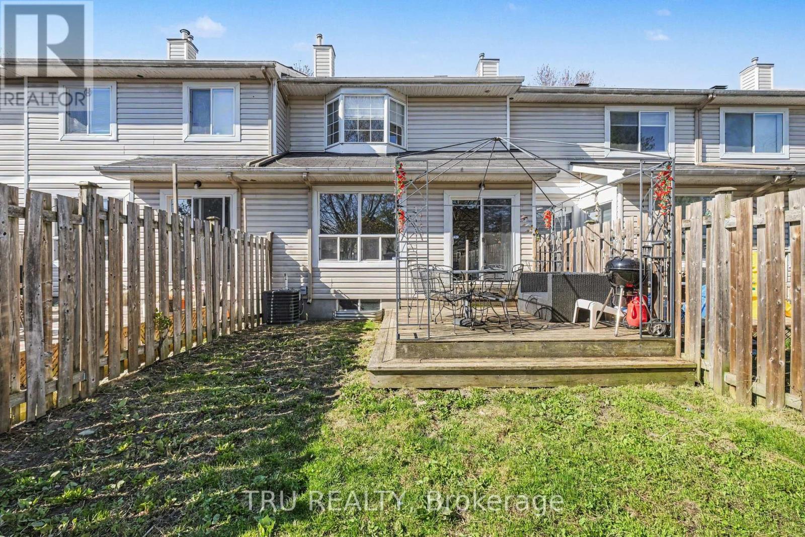 37 Daventry Crescent, Ottawa, ON - Outdoor