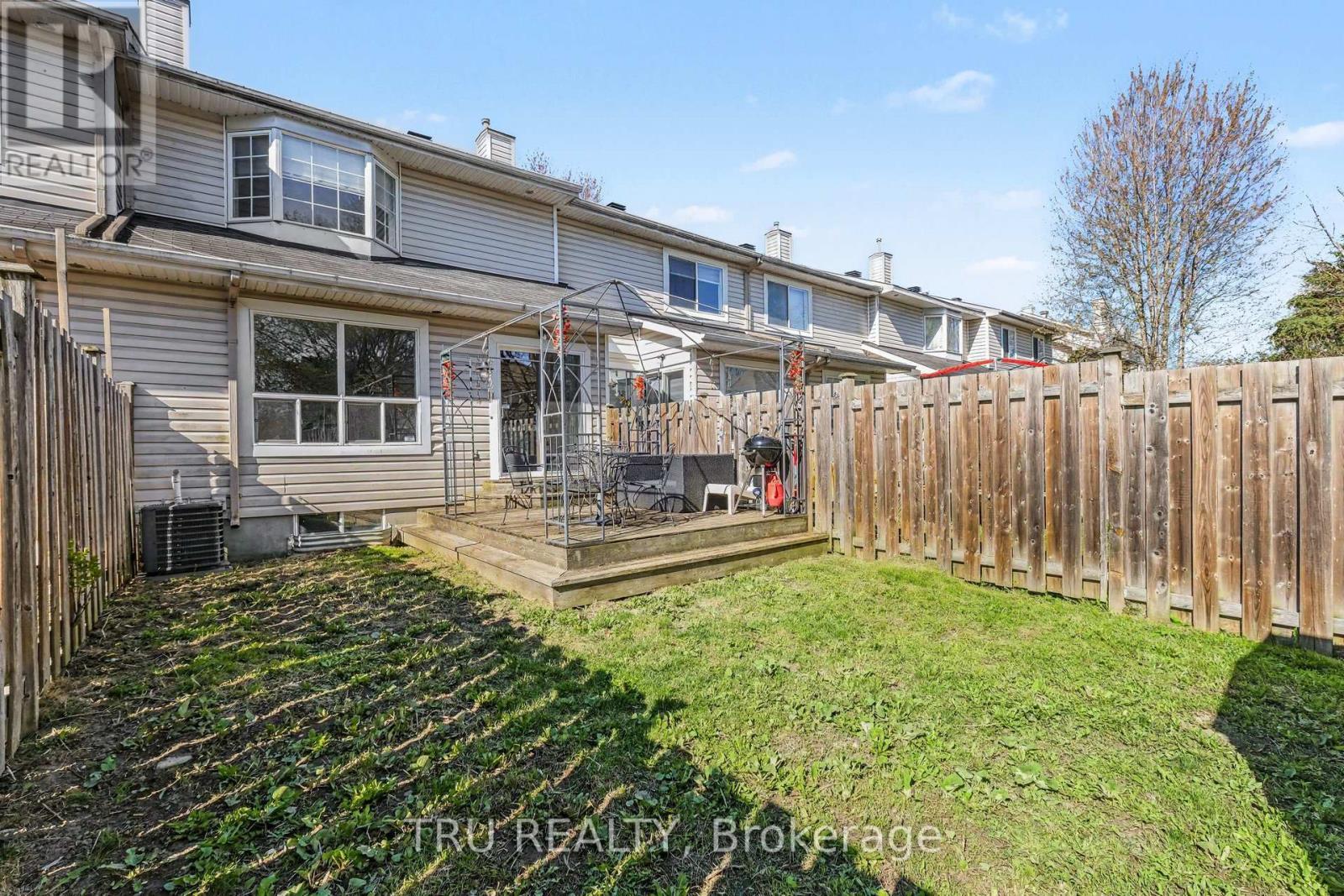 37 Daventry Crescent, Ottawa, ON - Outdoor