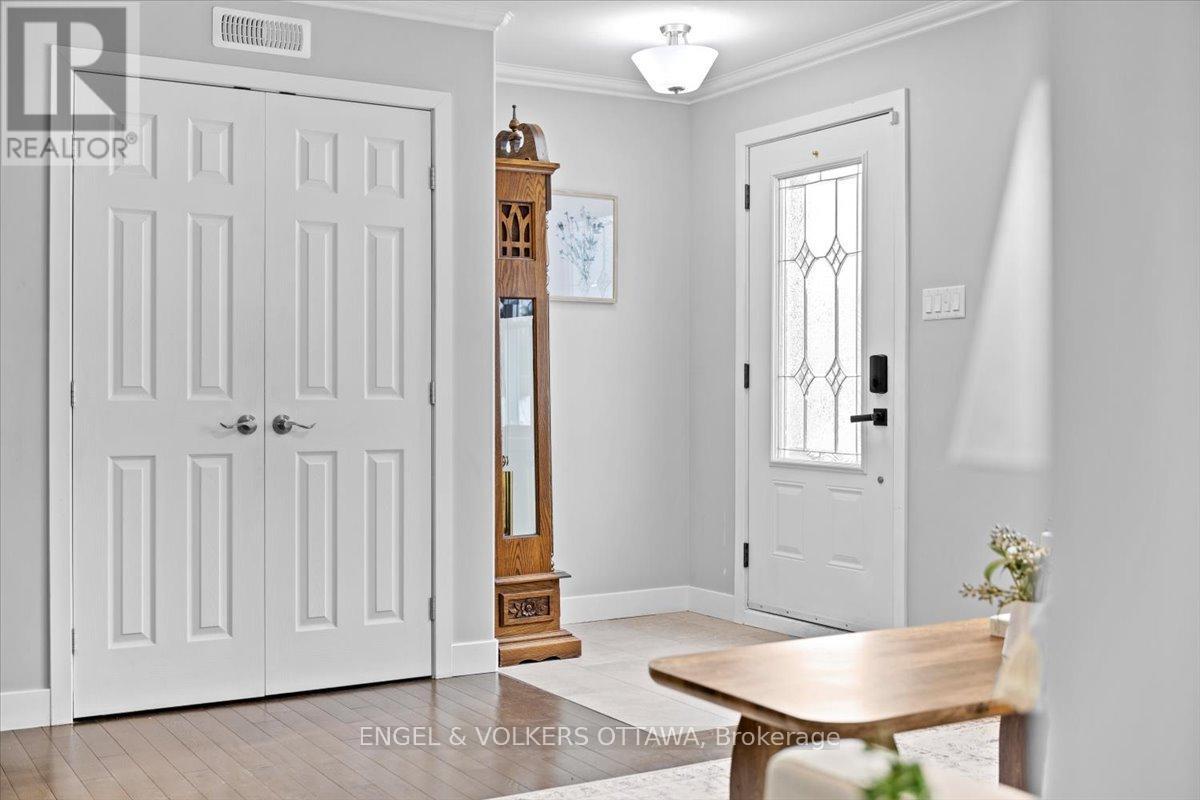 1005 Gold Crescent, Ottawa, ON