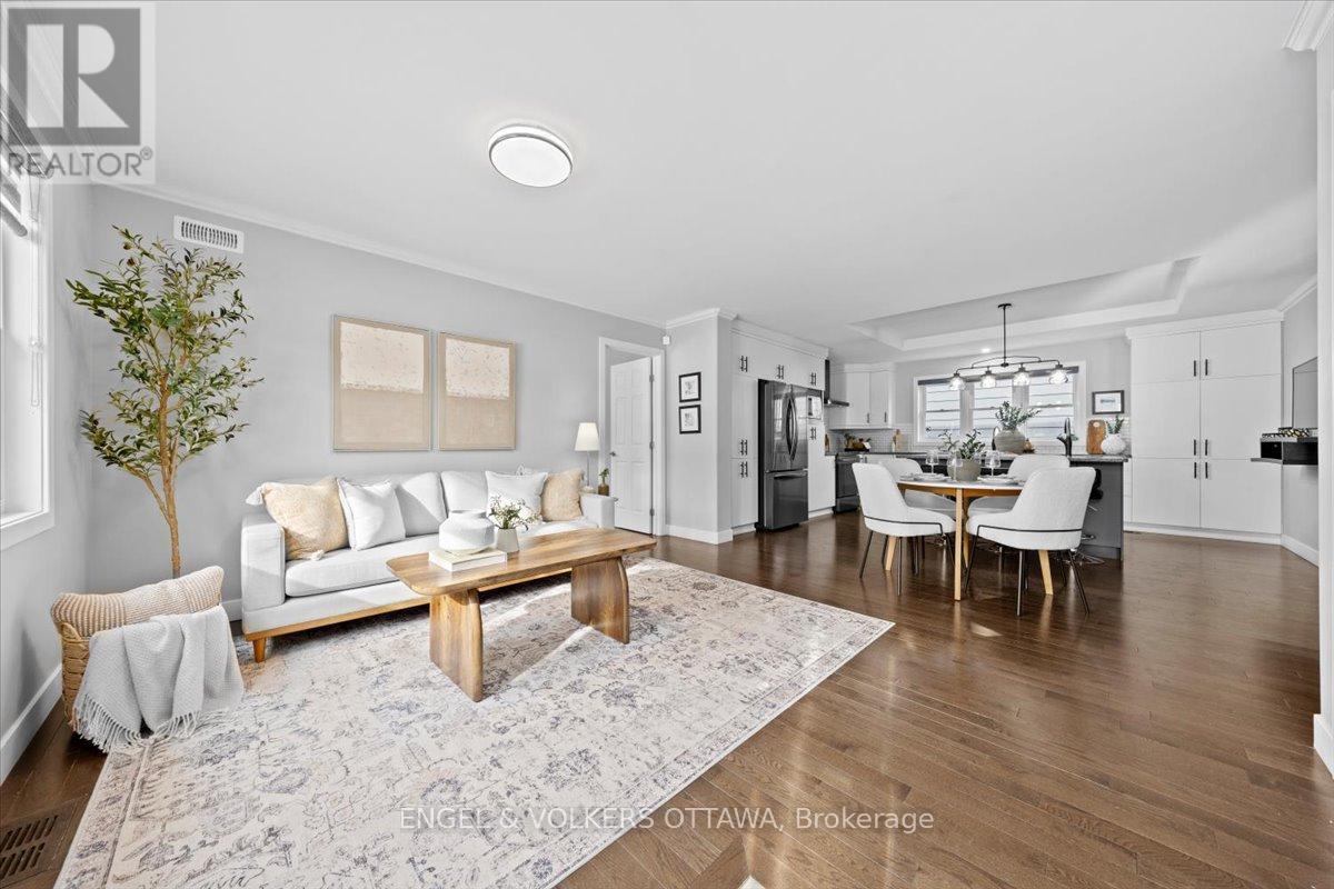 1005 Gold Crescent, Ottawa, ON