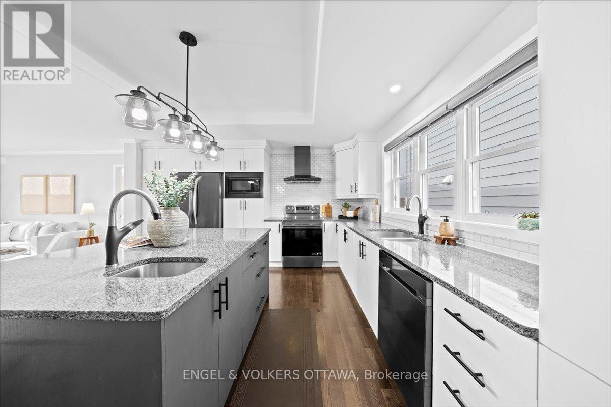 1005 Gold Crescent, Ottawa, ON