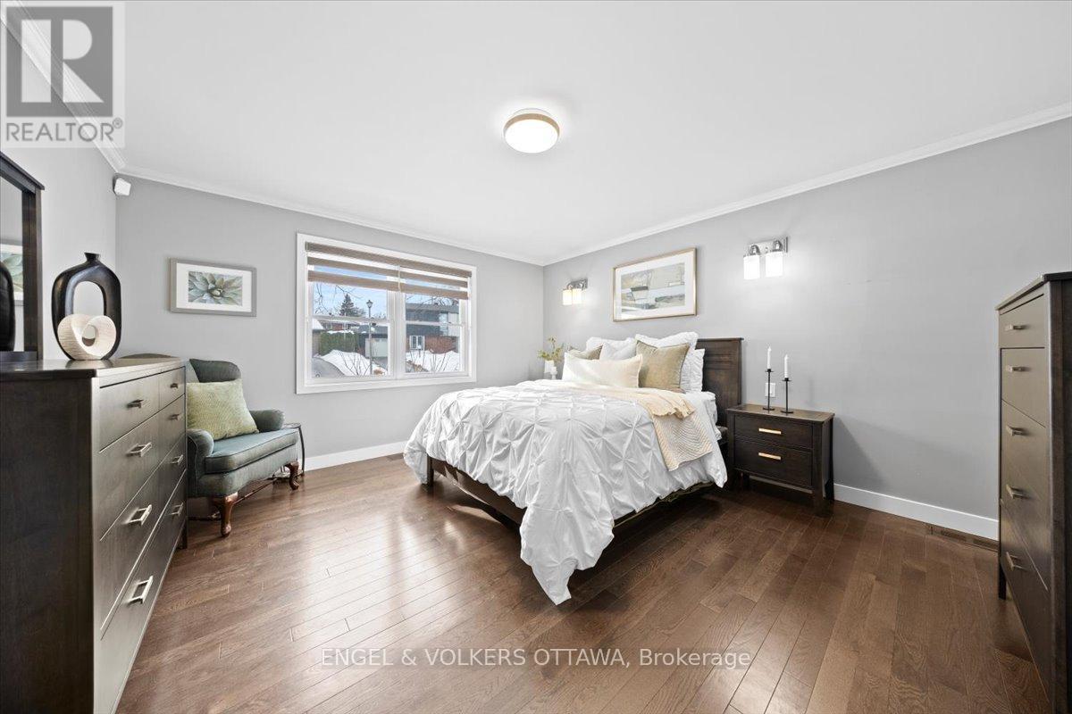 1005 Gold Crescent, Ottawa, ON