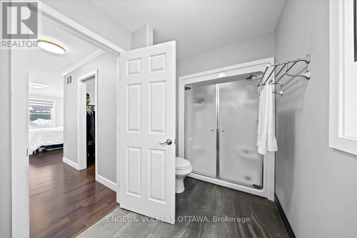 1005 Gold Crescent, Ottawa, ON