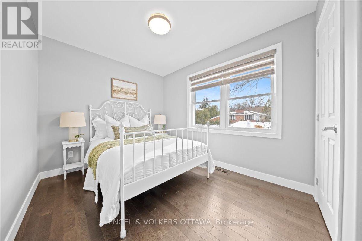 1005 Gold Crescent, Ottawa, ON