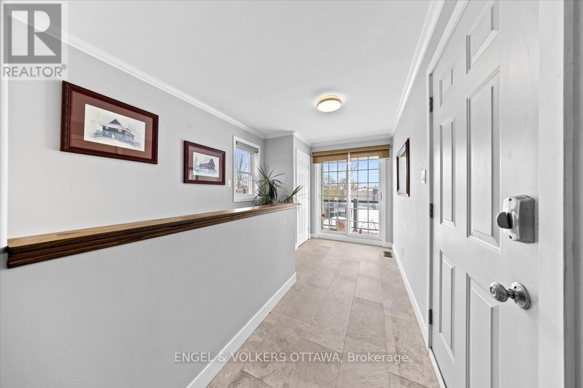 1005 Gold Crescent, Ottawa, ON