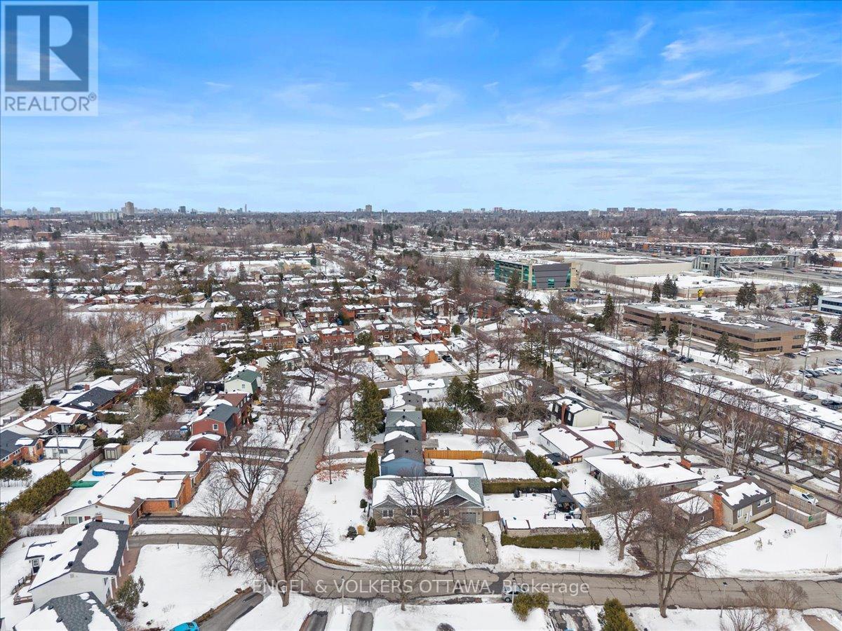 1005 Gold Crescent, Ottawa, ON
