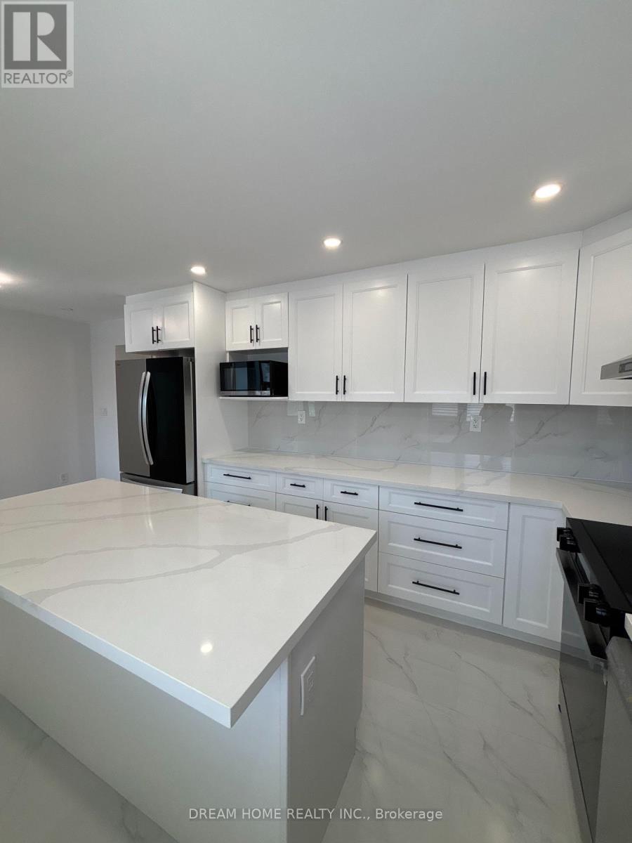Upper - 9 Rusholme Drive E, Toronto, ON - Indoor Photo Showing Kitchen