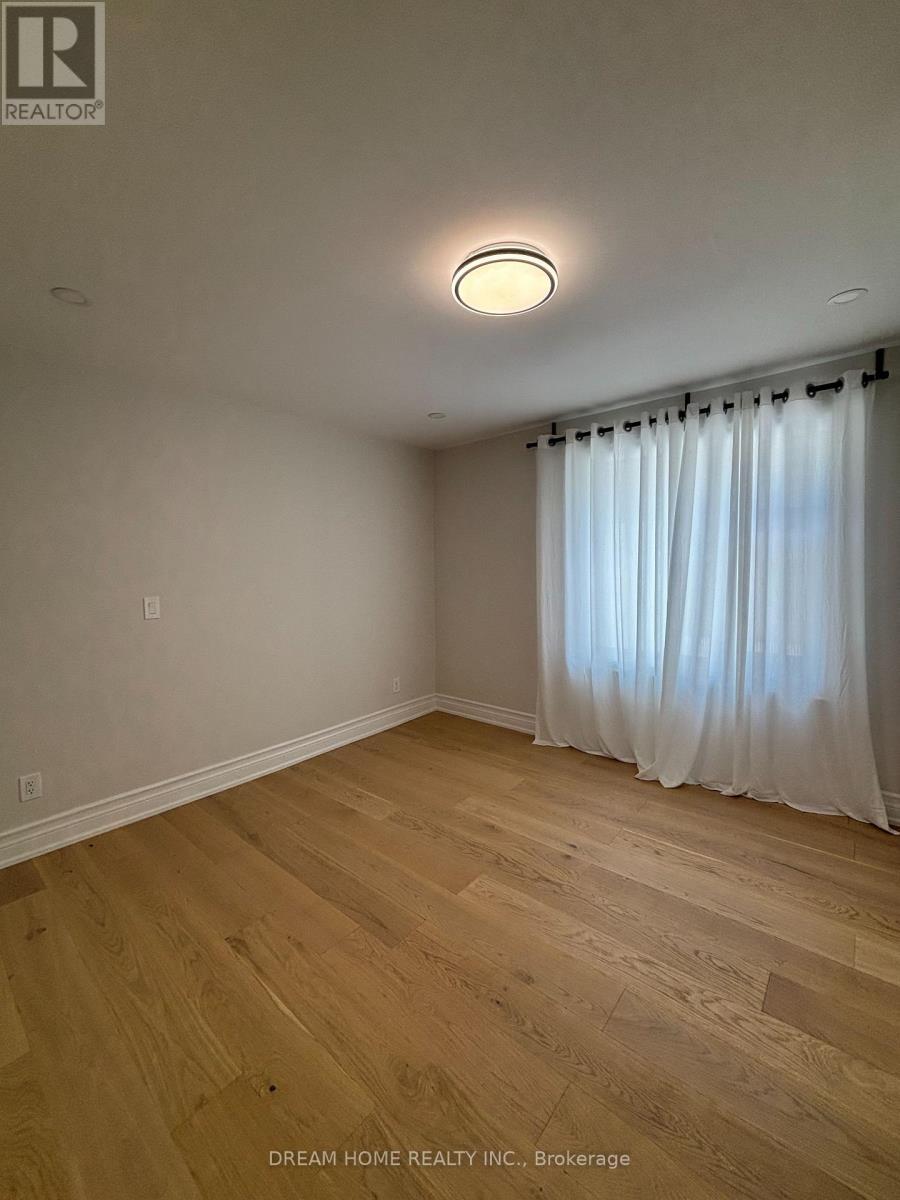 Upper - 9 Rusholme Drive E, Toronto, ON - Indoor Photo Showing Other Room