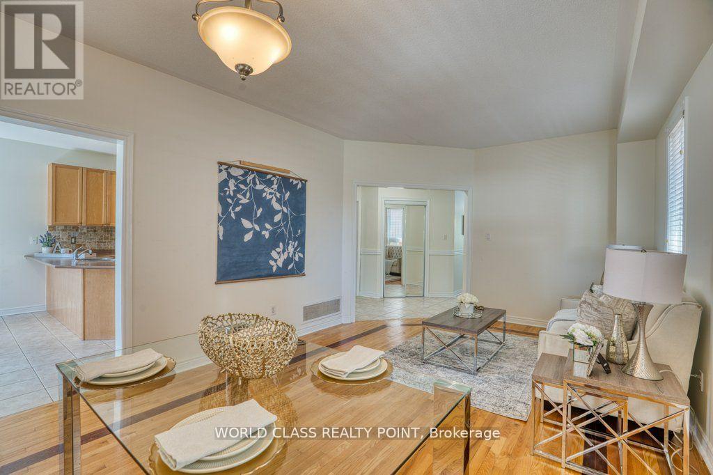 3 Hesham Drive, Whitby, ON - Indoor Photo Showing Living Room