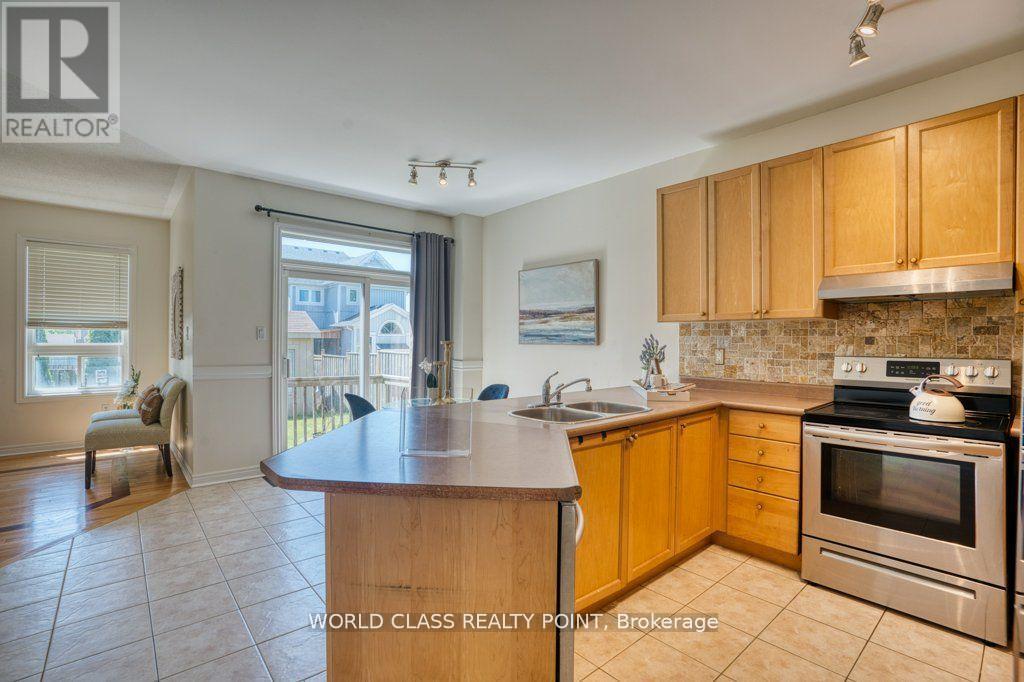 3 Hesham Drive, Whitby, ON - Indoor Photo Showing Kitchen With Double Sink
