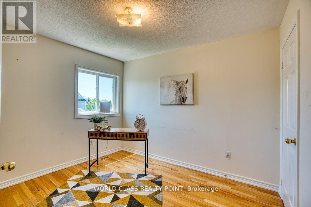 3 Hesham Drive, Whitby, ON - Indoor