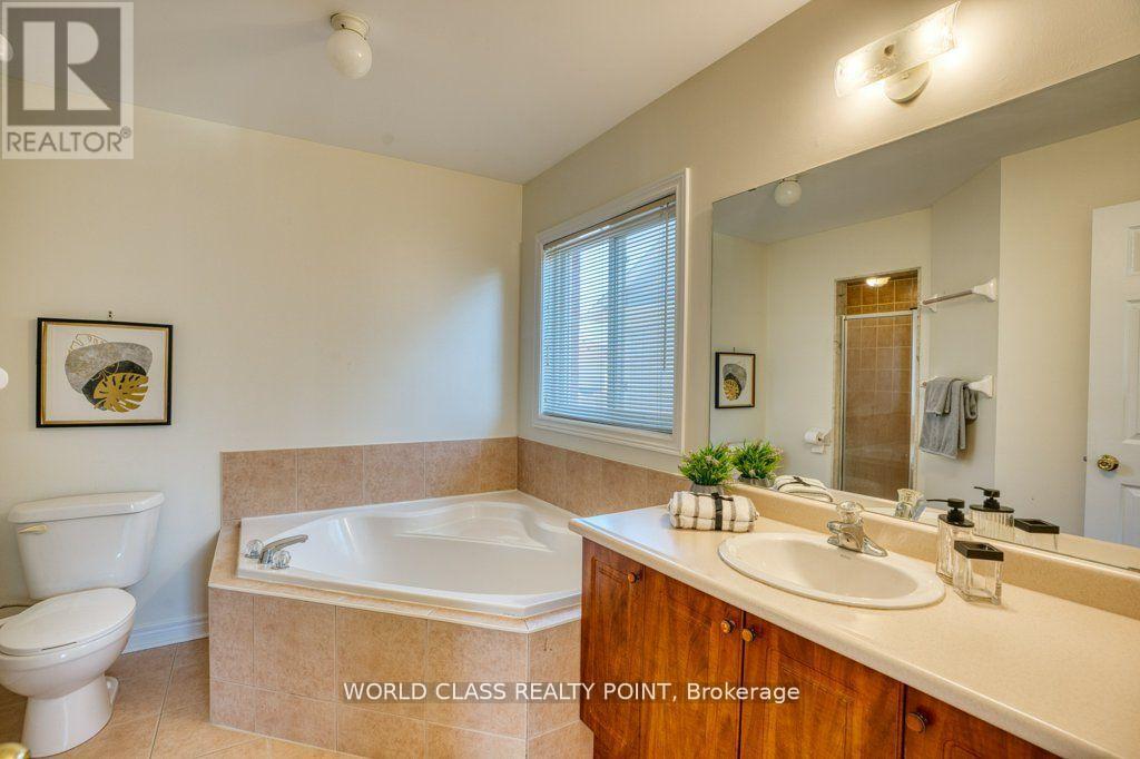 3 Hesham Drive, Whitby, ON - Indoor Photo Showing Bathroom