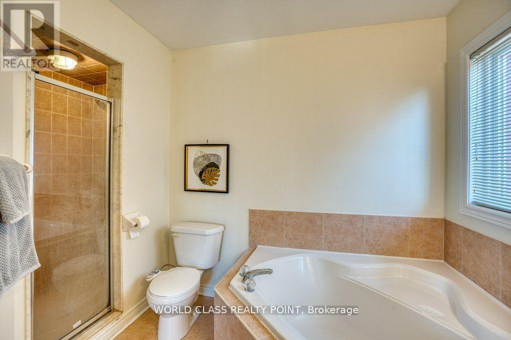 3 Hesham Drive, Whitby, ON - Indoor Photo Showing Bathroom