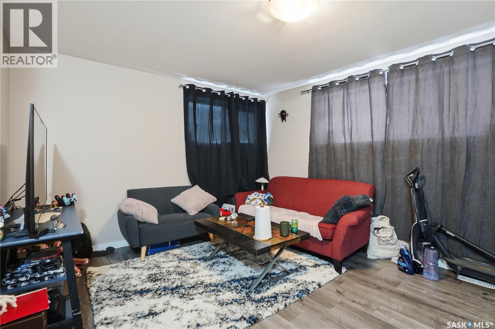 917 7Th Avenue N, Saskatoon, SK - Indoor