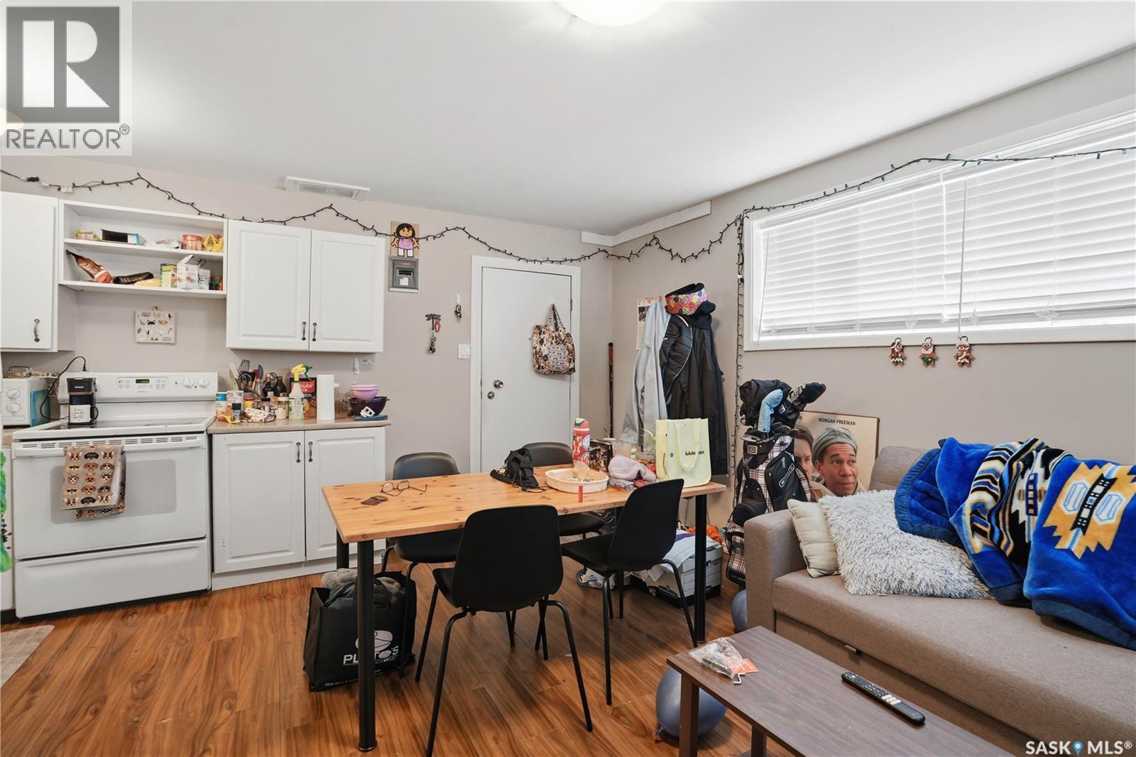 917 7Th Avenue N, Saskatoon, SK - Indoor Photo Showing Kitchen