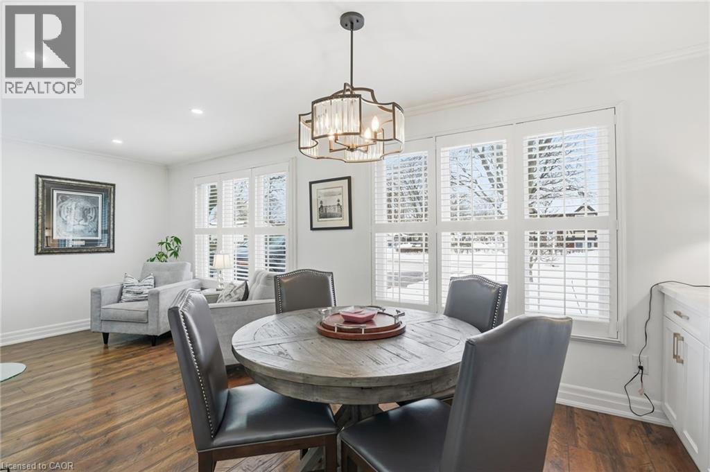 697 Lomond Crescent, Burlington, ON - Indoor Photo Showing Dining Room