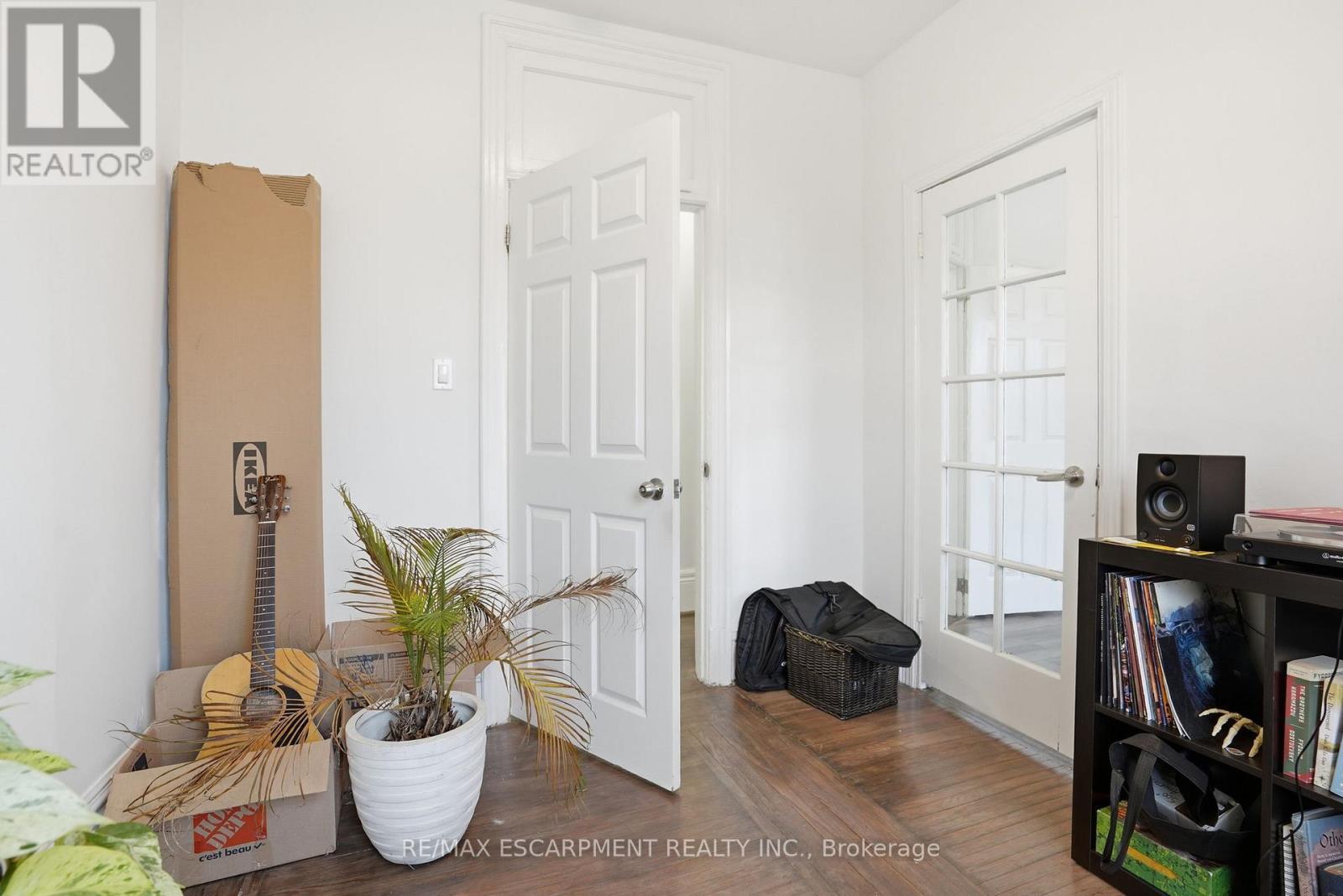 147 Emerald Street S, Hamilton, ON - Indoor