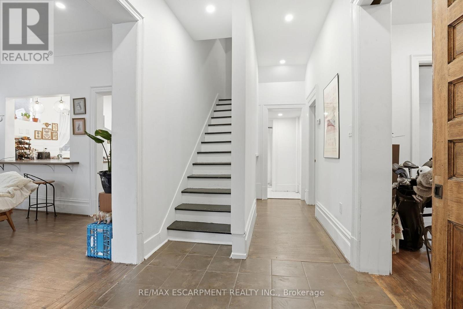 147 Emerald Street S, Hamilton, ON - Indoor Photo Showing Other Room