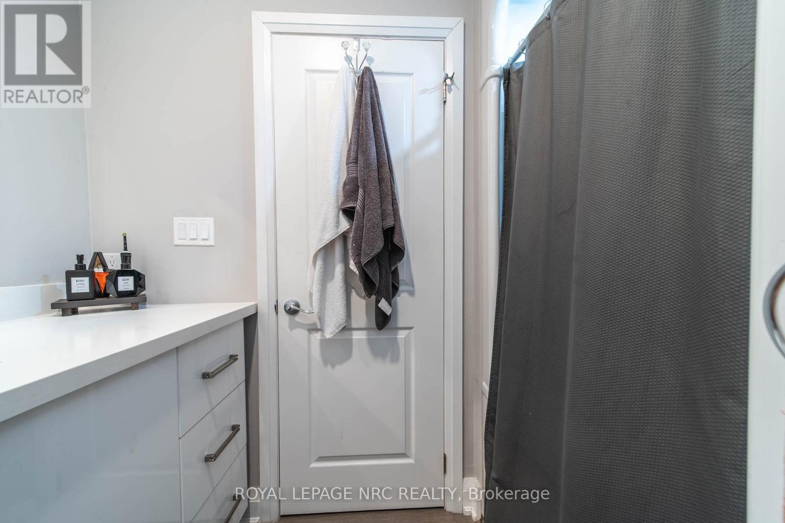 37A Ormonde Avenue, St. Catharines (Facer), ON - Indoor Photo Showing Bathroom