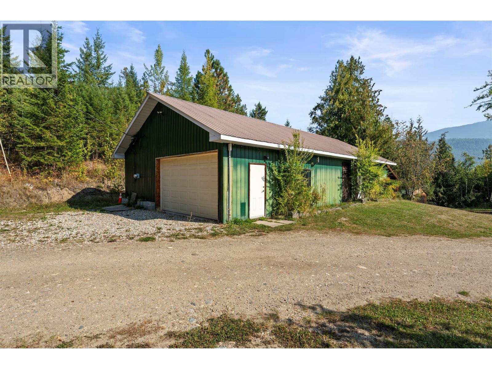 2510 Samuelson Road, Sicamous, BC - Outdoor