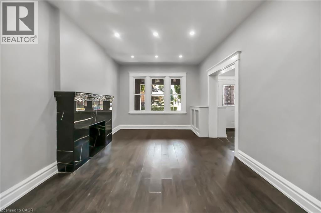 172 Sherman Avenue S, Hamilton, ON - Indoor Photo Showing Other Room