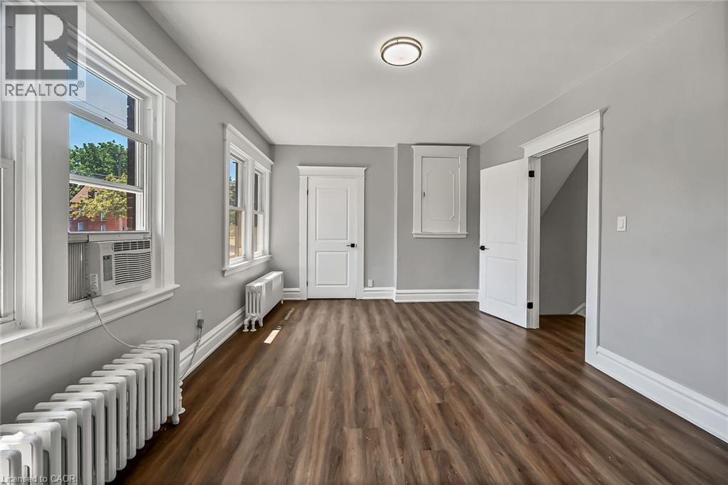 172 Sherman Avenue S, Hamilton, ON - Indoor Photo Showing Other Room