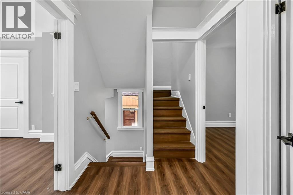 172 Sherman Avenue S, Hamilton, ON - Indoor Photo Showing Other Room