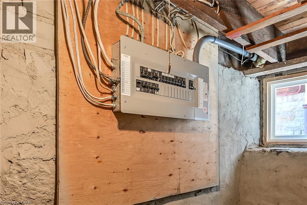 172 Sherman Avenue S, Hamilton, ON - Indoor Photo Showing Basement