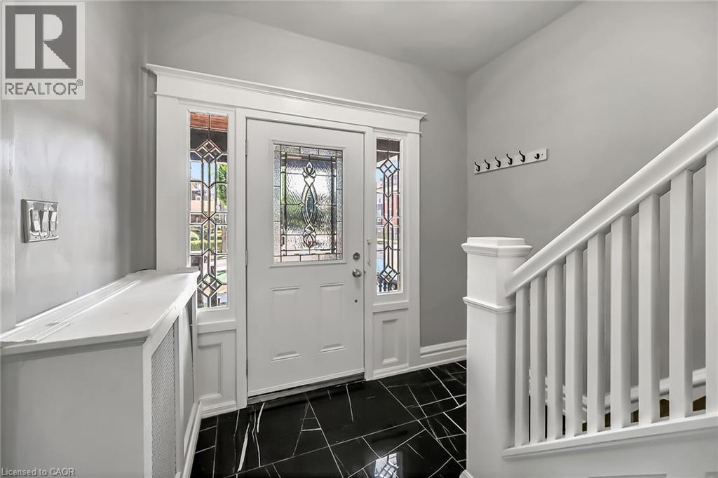 172 Sherman Avenue S, Hamilton, ON - Indoor Photo Showing Other Room