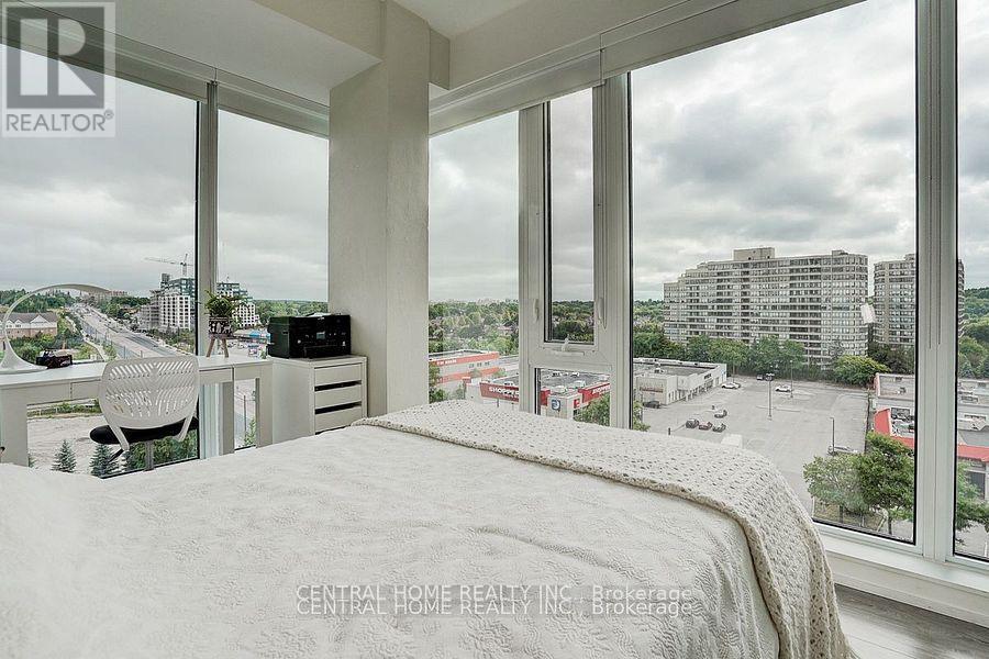 911A - 9608 Yonge Street, Richmond Hill, ON - Indoor Photo Showing Bedroom
