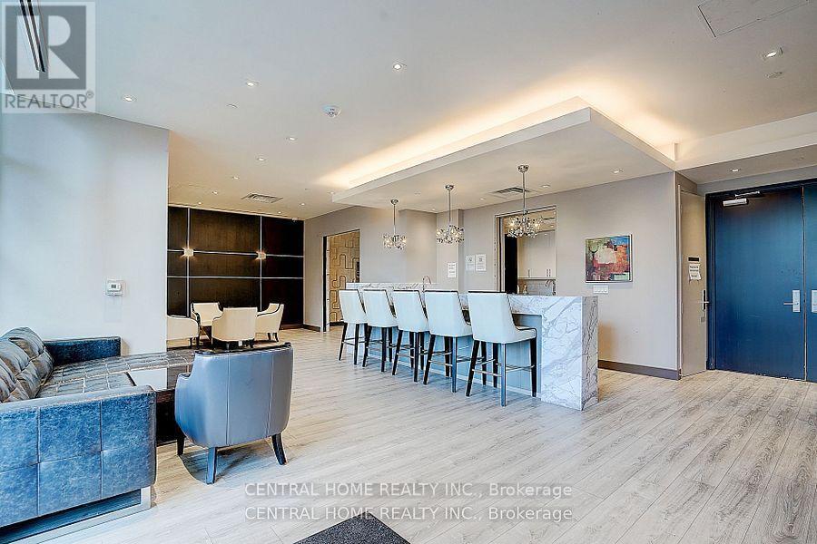 911A - 9608 Yonge Street, Richmond Hill, ON - Indoor