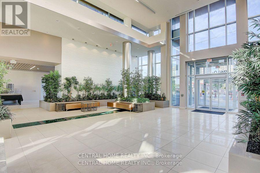 911A - 9608 Yonge Street, Richmond Hill, ON - Indoor Photo Showing Other Room
