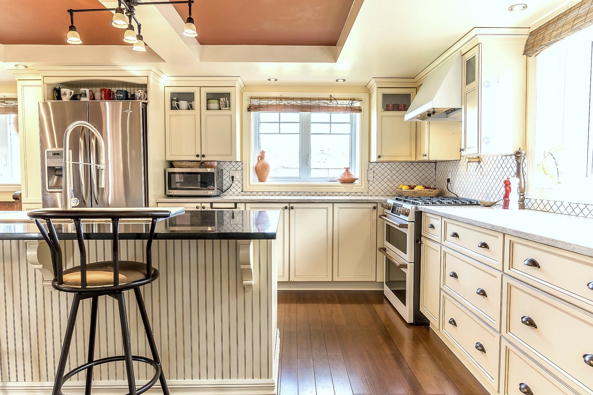 Cuisine - 7 Rg Des Patriotes S., Saint-Cyprien-De-Napierville, QC - Indoor Photo Showing Kitchen With Upgraded Kitchen