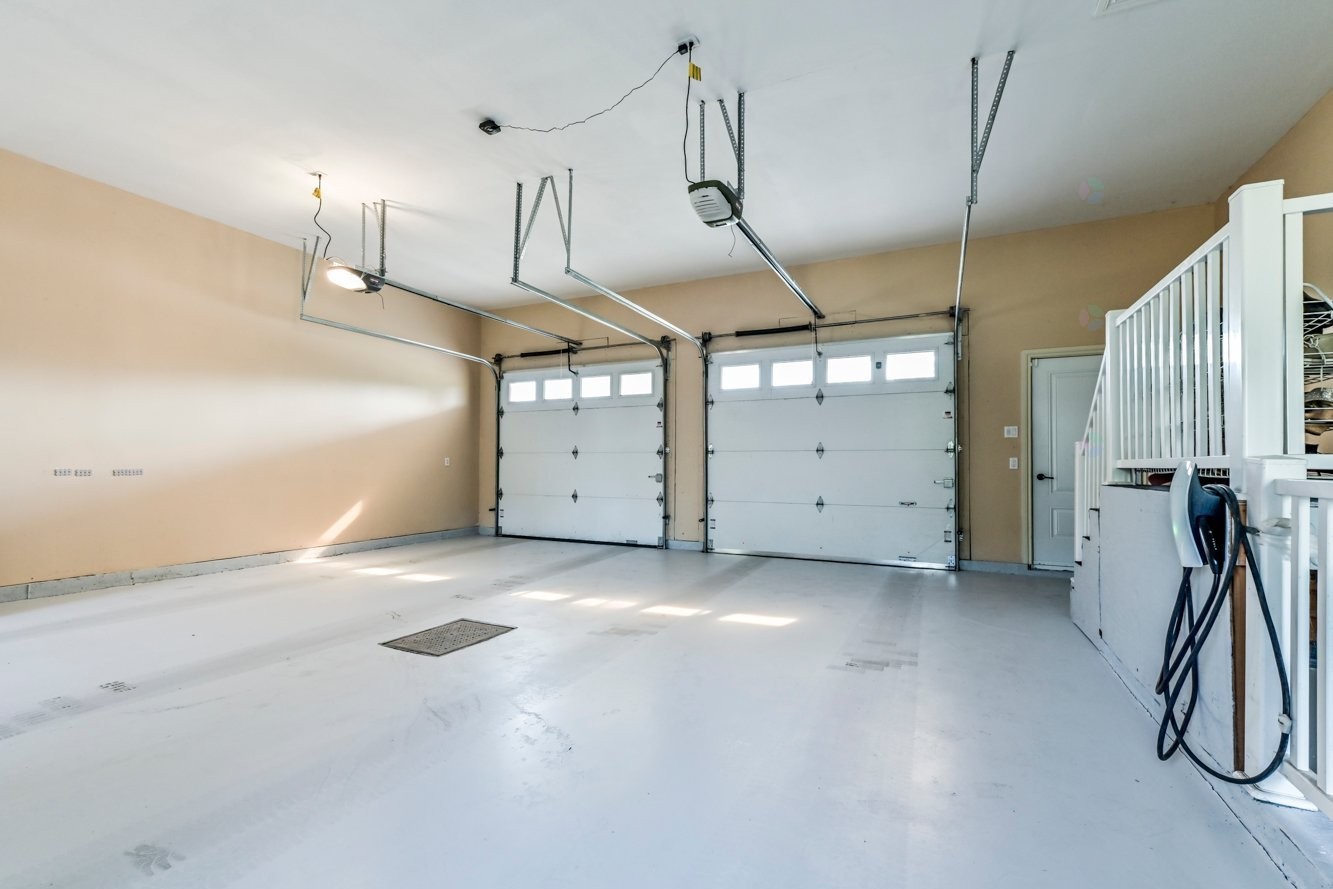 Garage - 7 Rg Des Patriotes S., Saint-Cyprien-De-Napierville, QC - Indoor Photo Showing Garage
