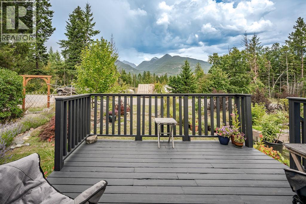 6051 Pine Ridge Road, Kaslo, BC - Outdoor With Deck Patio Veranda
