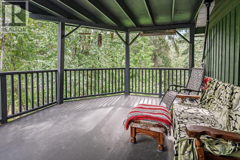 6051 Pine Ridge Road, Kaslo, BC - Outdoor With Deck Patio Veranda With Exterior