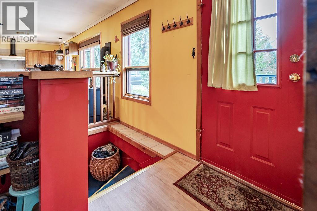 6051 Pine Ridge Road, Kaslo, BC - Indoor Photo Showing Other Room