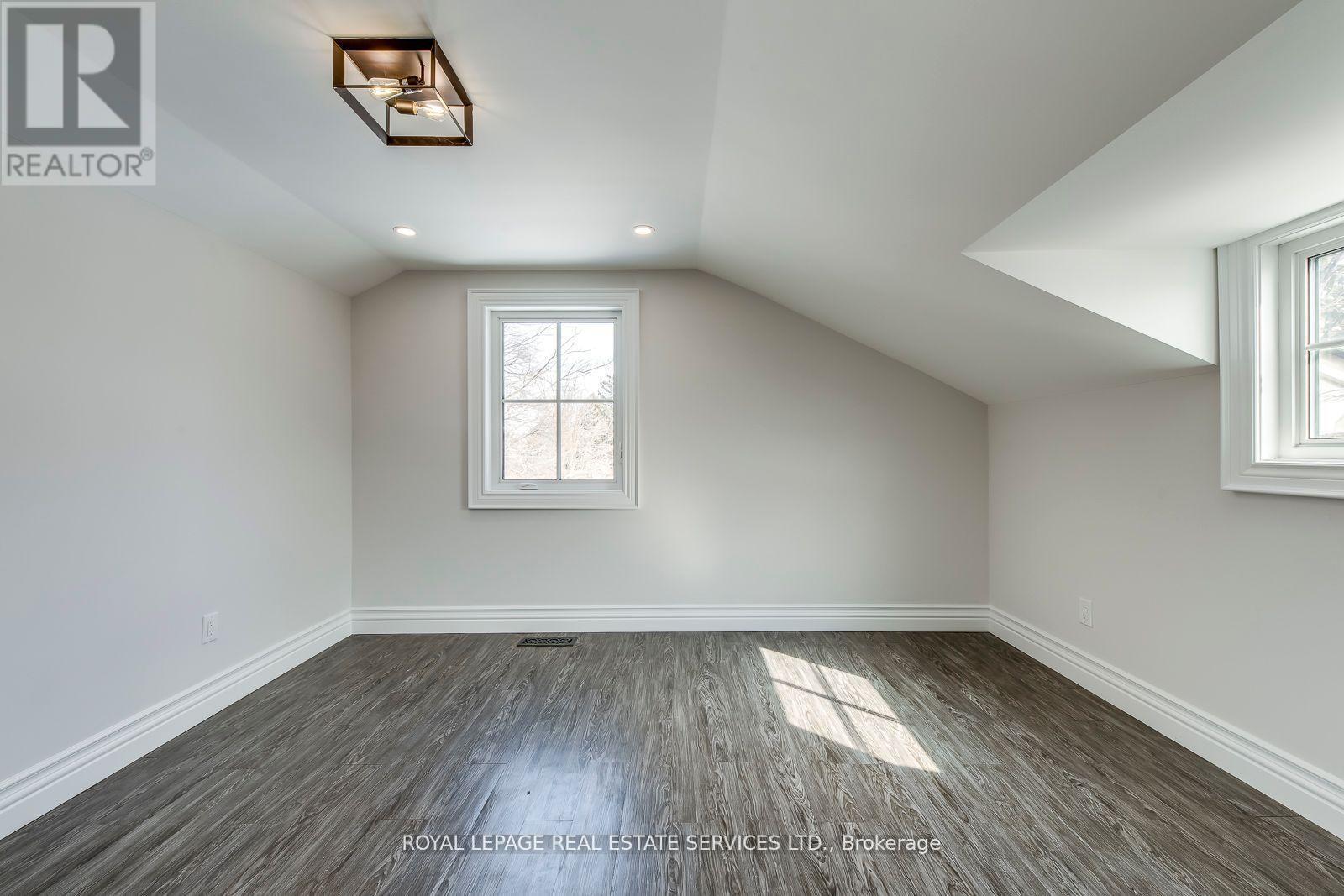 317 Queen Street S, Mississauga, ON - Indoor Photo Showing Other Room